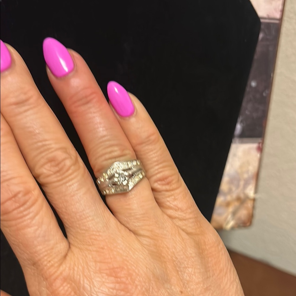Elegant diamond like Women's Ring